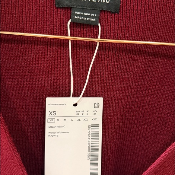 NWT Urban Revivo Burgundy Women's vneck open Sweater xsmall - Picture 4 of 6